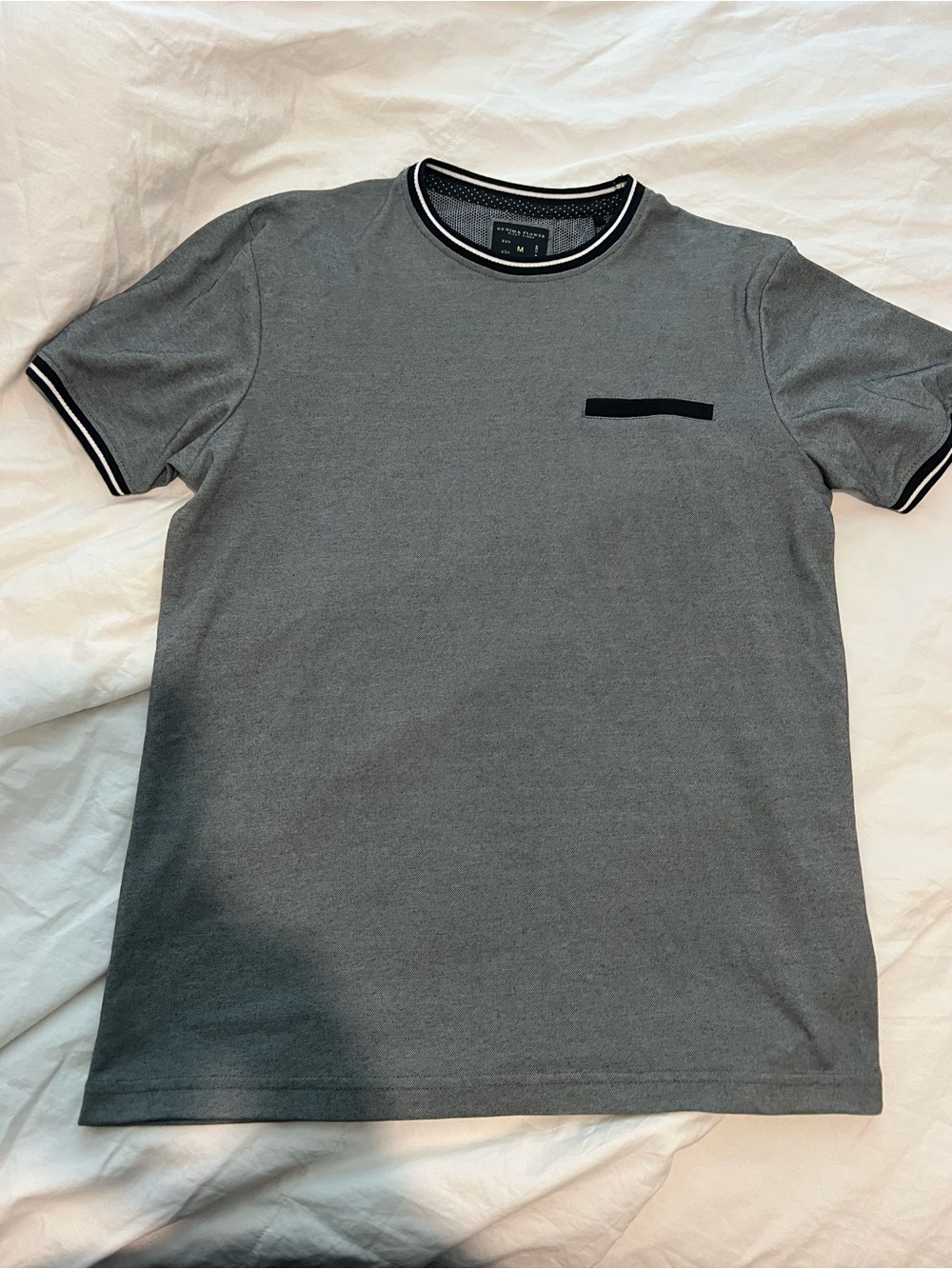 Men's Short-Sleeve Grey Crewneck Shirt with Contrast Trim